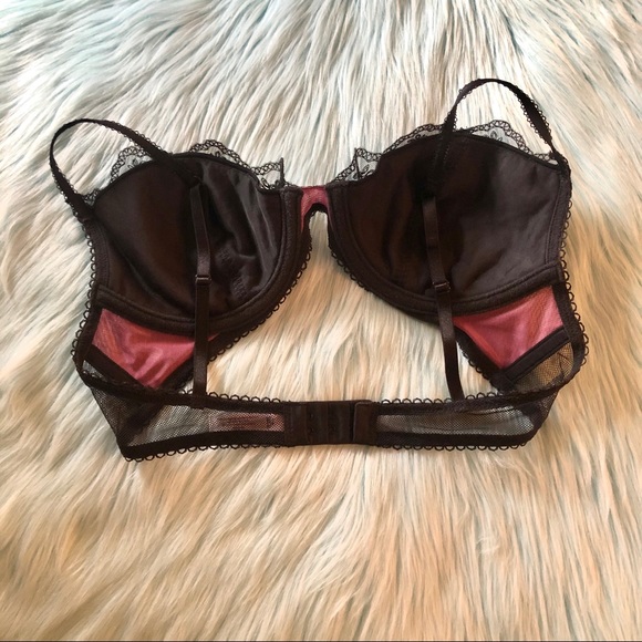 NWOT~VS. 36B Bra🖤 - Picture 7 of 16